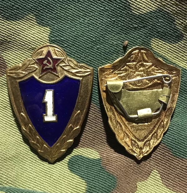 1 класс Павлово томпак, горячая эмаль,  сложная булавка, клеймо Сп